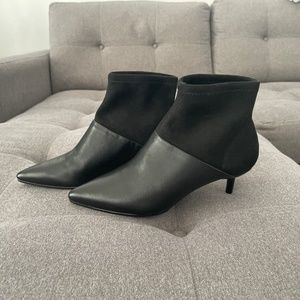 NEW! Donald Pliner Leather & Suede Bootie 5.5M